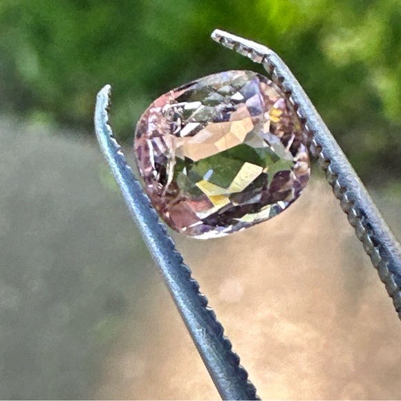 1.12cts Natural Pink Morganite GEM - Picture 5 of 17